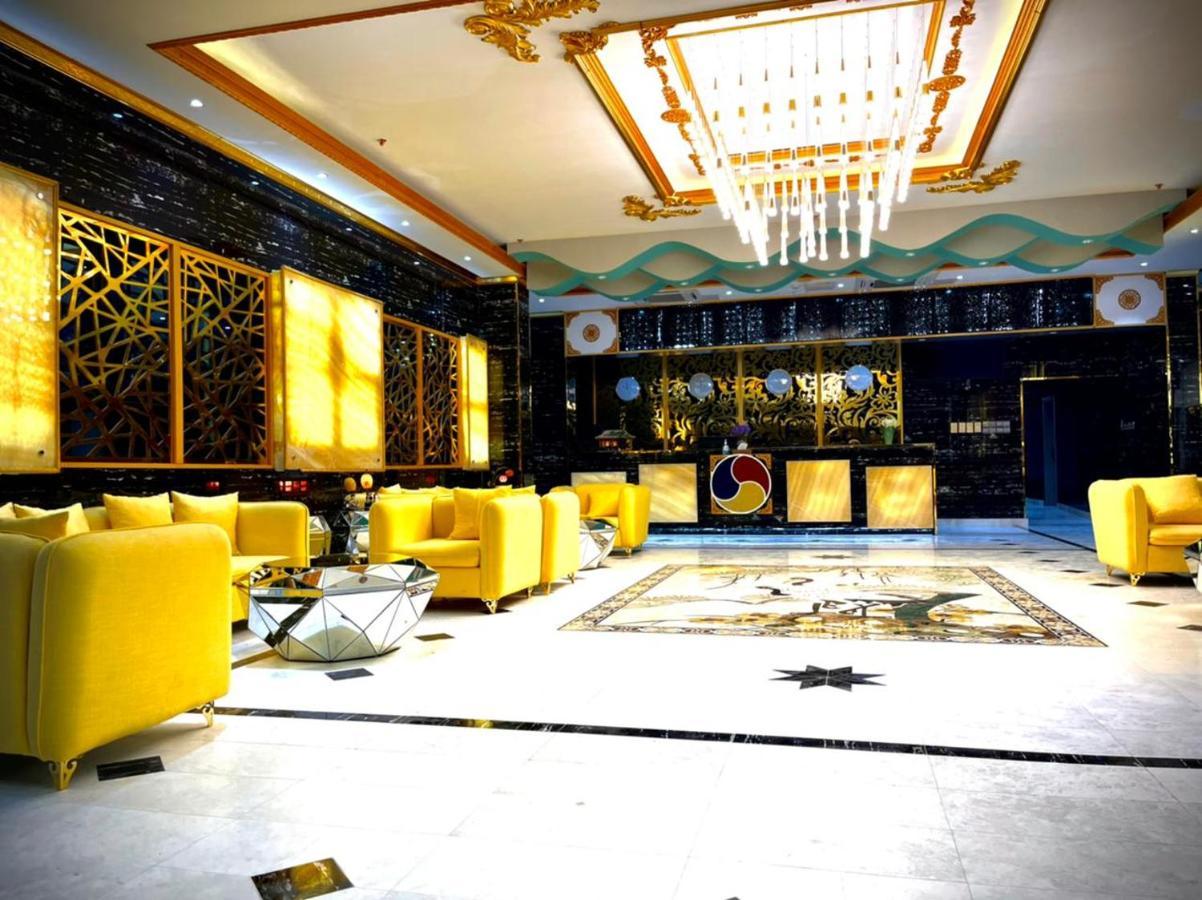 Asian Hotel ドゥクム エクステリア 写真
