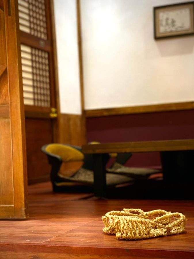 Asian Hotel ドゥクム エクステリア 写真