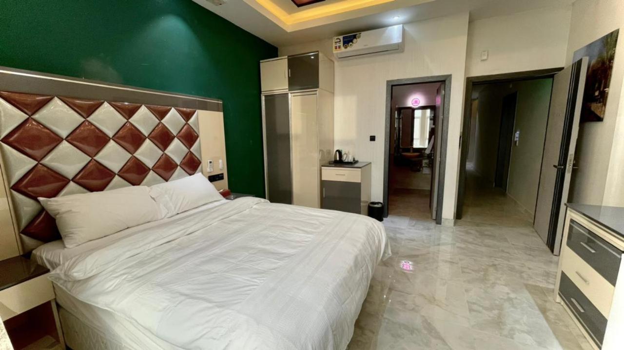 Asian Hotel ドゥクム エクステリア 写真